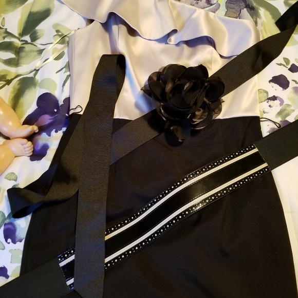 White House Black Market one shoulder dress. - Picture 6 of 9